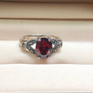Size 6 Garnet silver ring